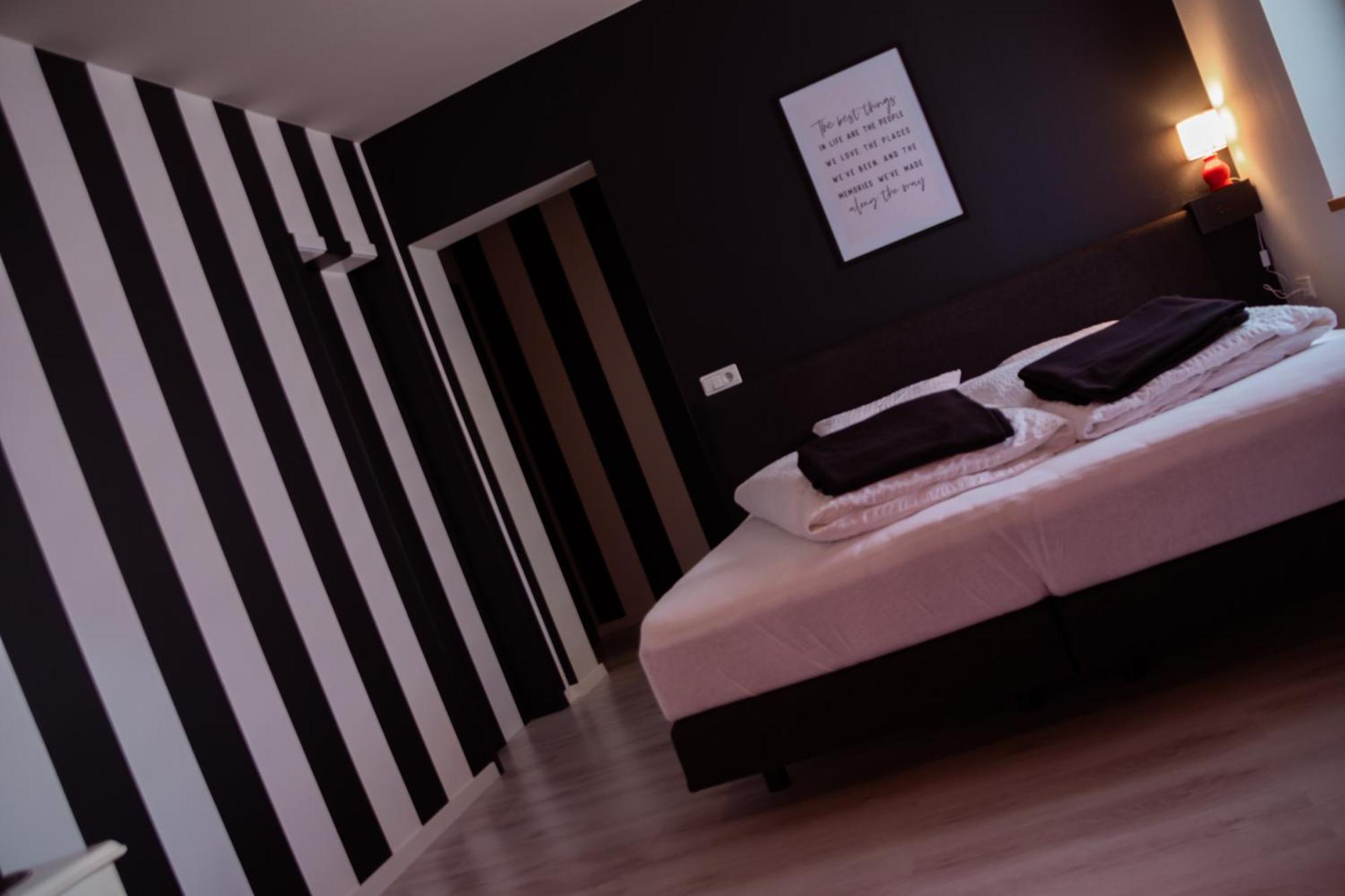 Garni Unterwegguetl Bed & Breakfast Naturns Exterior foto